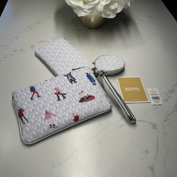 ⛷️🏂🚠 Michael Kors Ski Girls Jet Set Trio Wristlet Set NWT!  3 wristlets! - Picture 8 of 13